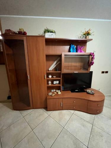 Parete attrezzata + TV